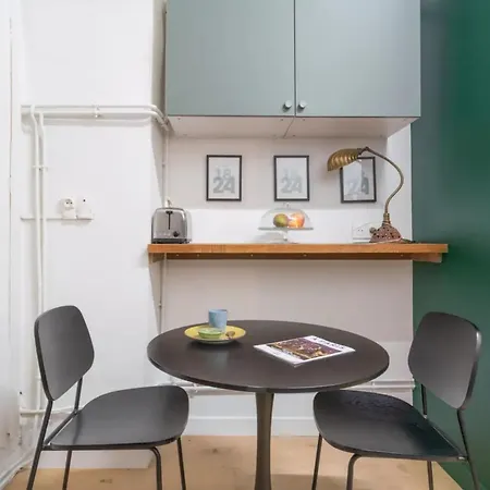 Cosy Bright And Charming *